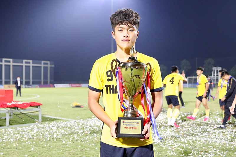 Nguyễn Quốc Việt HAGL chơi cho đội 1