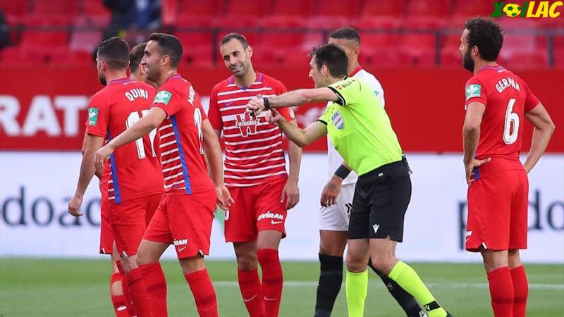 Sevilla sẽ đối đầu với Granada tại vòng 34 La Liga