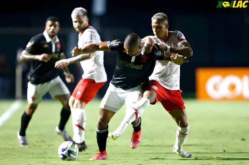 Vasco da Gama sẽ đối đầu với Bragantino tại vòng 21 VĐQG Brazil